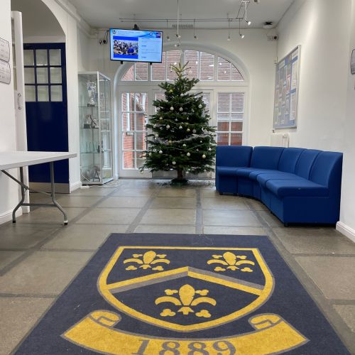 DecoratingtheXMasTree2022H1222