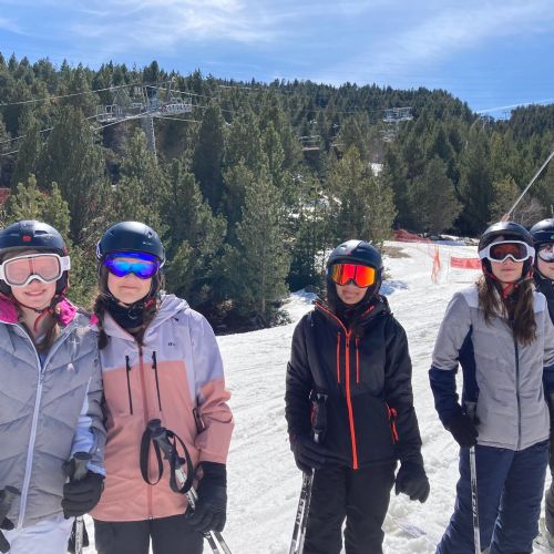 SkiTrip120423B