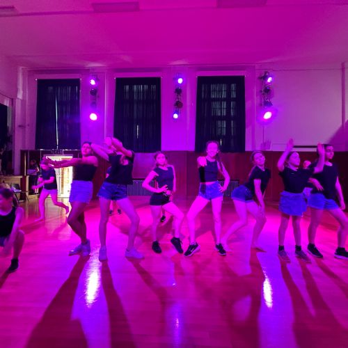 GymDanceDisplay180724